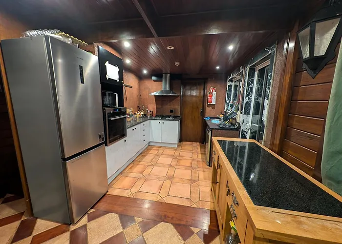 Ocean View Garden Retreat By The Golf Course Chalet Santa Cruz (Madeira)